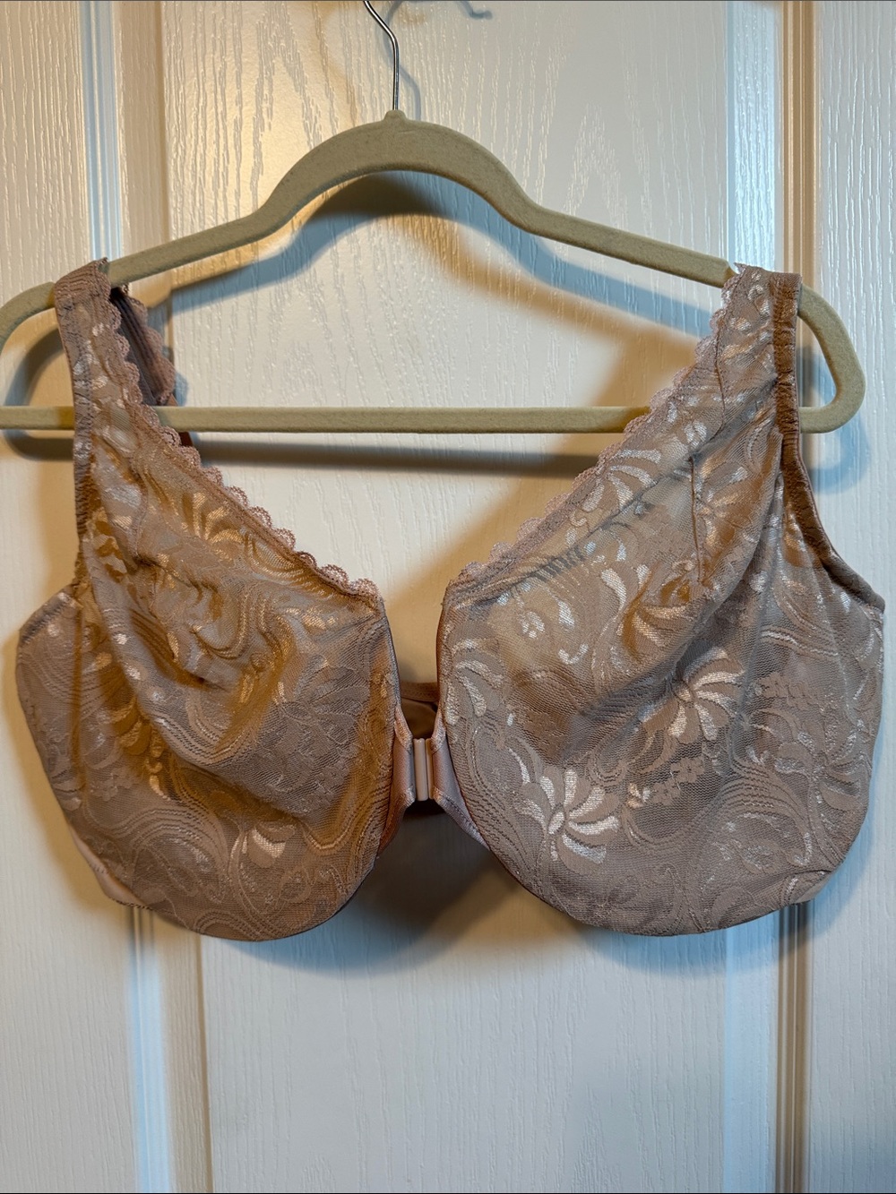 Glamorise Lace Full-Cup Bra in Taupe